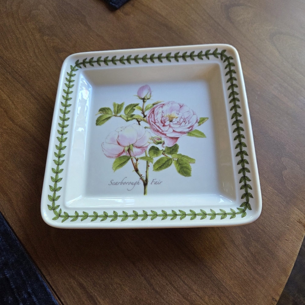Portmeirion Botanic Roses "Scarborough Fair" Square Plate